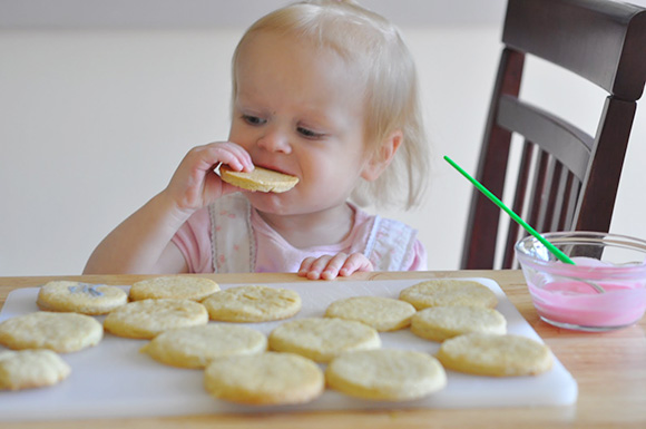 toddler-eating-cookies