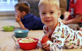 toddler-eating-popcorn1
