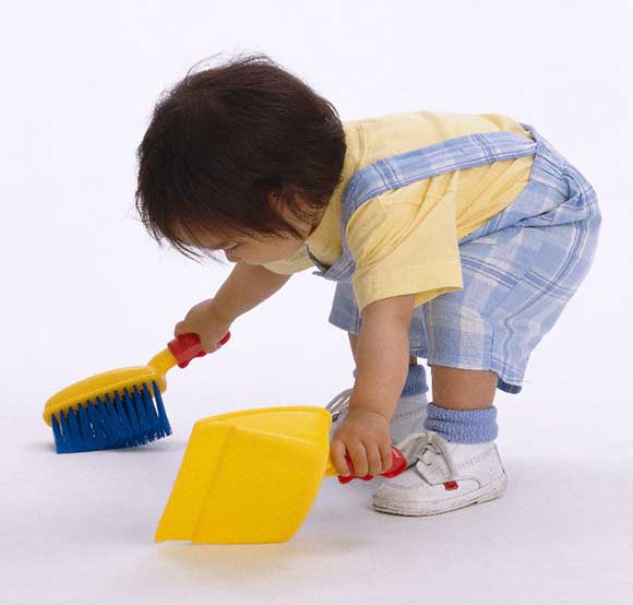 01 child-helping-chores