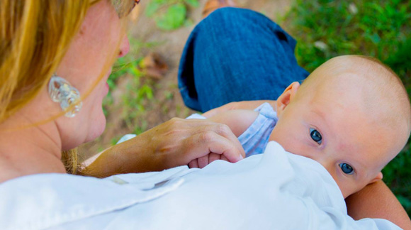 02-breastfeeding-in-public-1