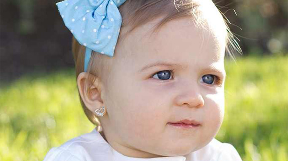baby-ear-piercing1