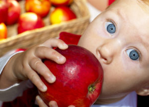 10 Frequently Eaten Foods That Can Choke Kids. Can You Guess What The No. 1 Culprit Is?